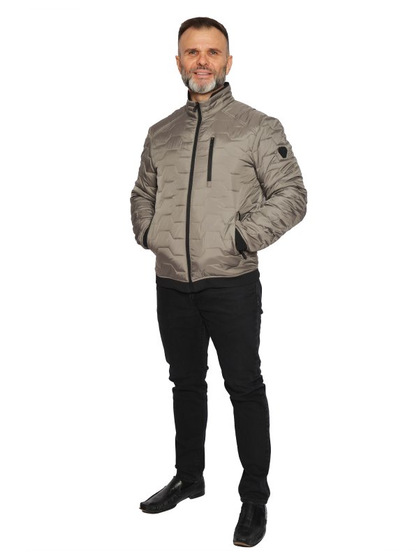 Чоловіча демісезонна куртка з текстилю
27-668