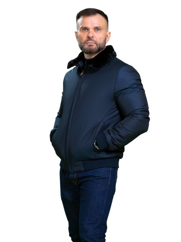 Мужской зимний пуховик из текстиля
36-1050