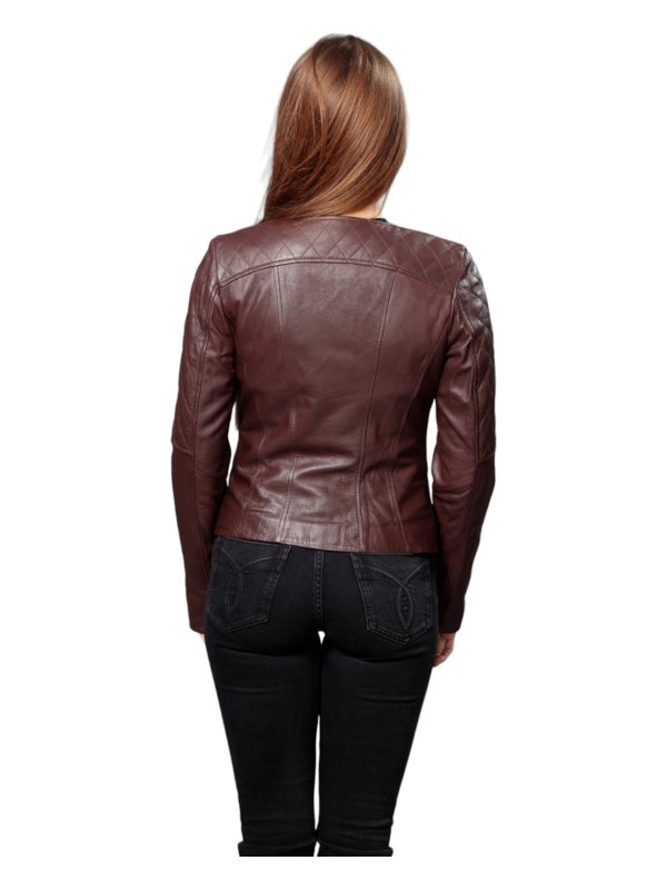 Жіноча шкіряна куртка зі знижкою 18-9638