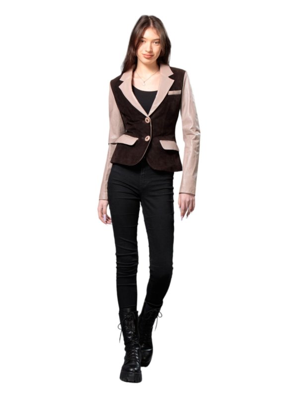 Жіноча шкіряна куртка зі знижкою 18-9634