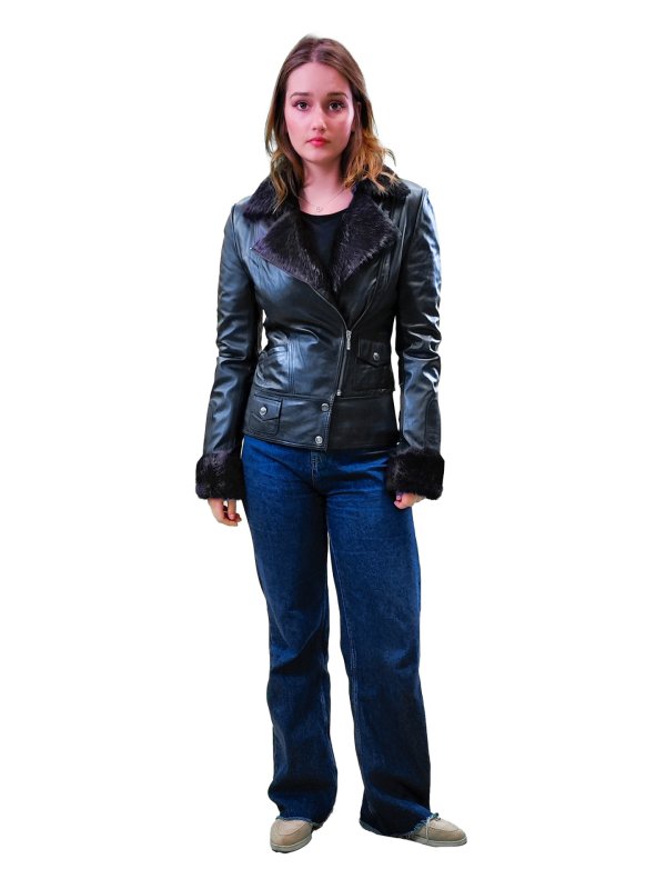 Жіноча шкіряна куртка зі знижкою 18-9545