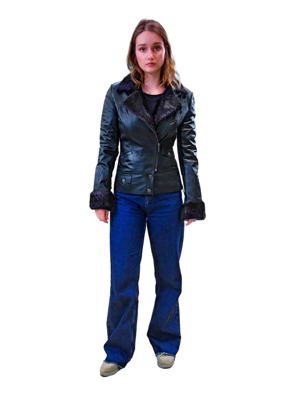 Жіноча шкіряна куртка зі знижкою 18-9545