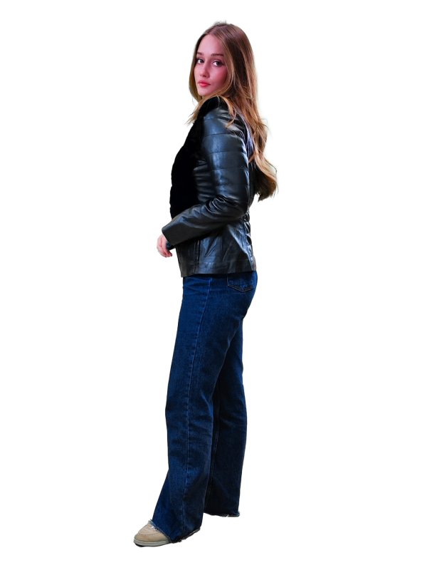 Жіноча шкіряна куртка зі знижкою 18-9534