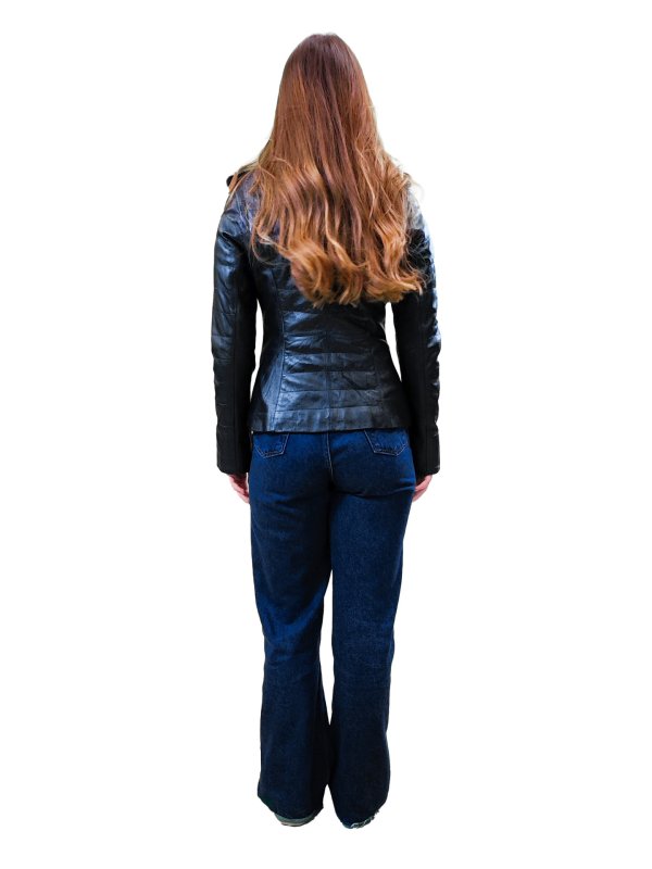 Жіноча шкіряна куртка зі знижкою 18-9534