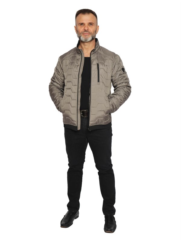 Чоловіча демісезонна куртка з текстилю
27-668