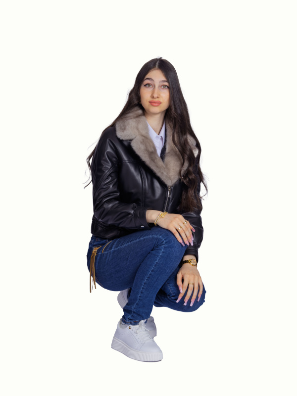 Жіноча шкіряна куртка 26-926