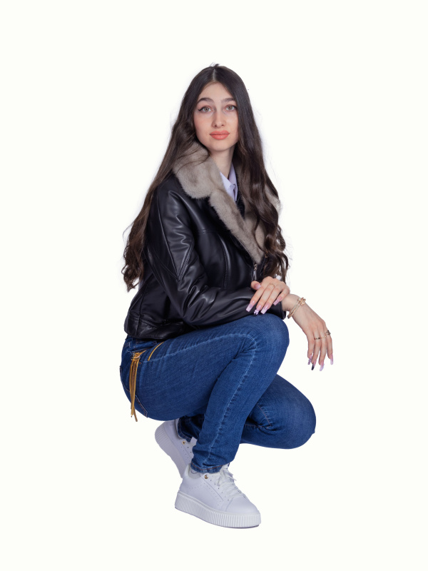 Жіноча шкіряна куртка 26-926