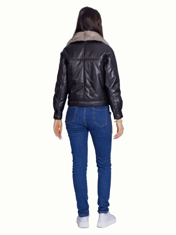 Жіноча шкіряна куртка 26-926