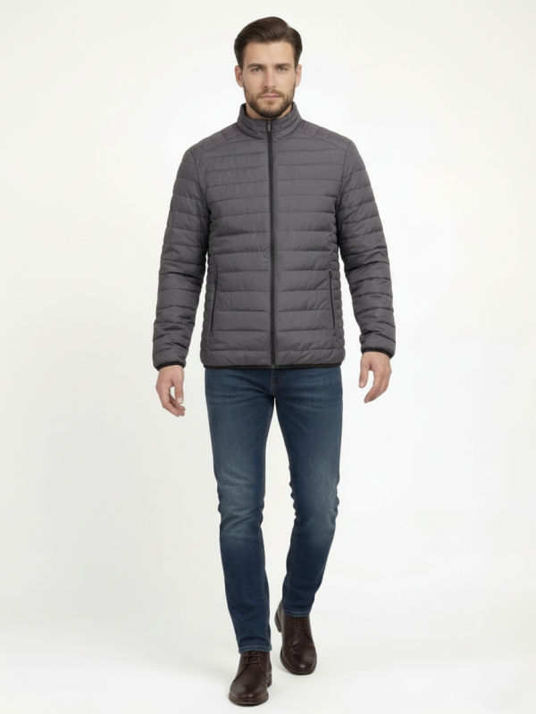 Чоловіча демісезонна куртка з текстилю
27-792