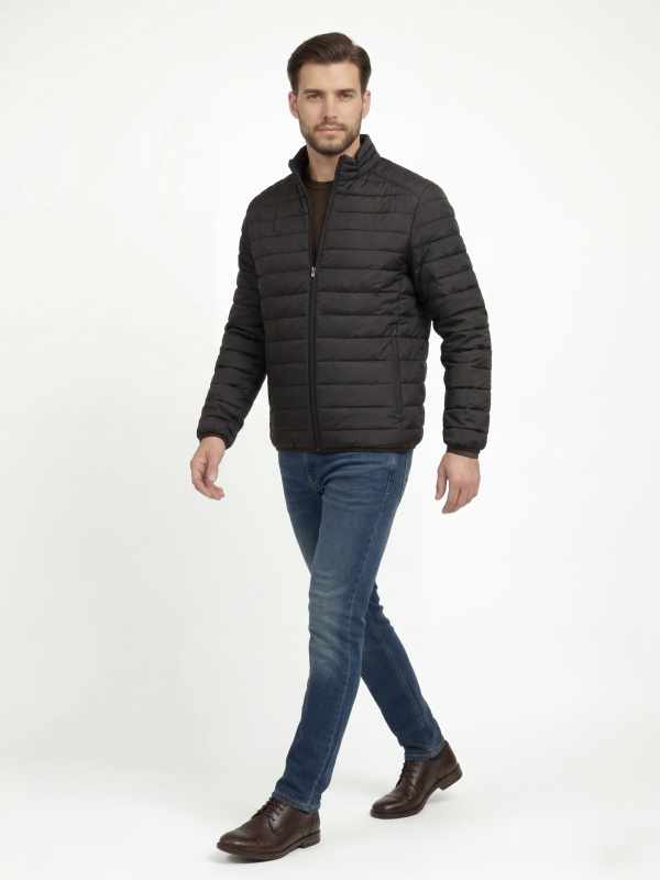 Чоловіча демісезонна куртка з текстилю
27-785