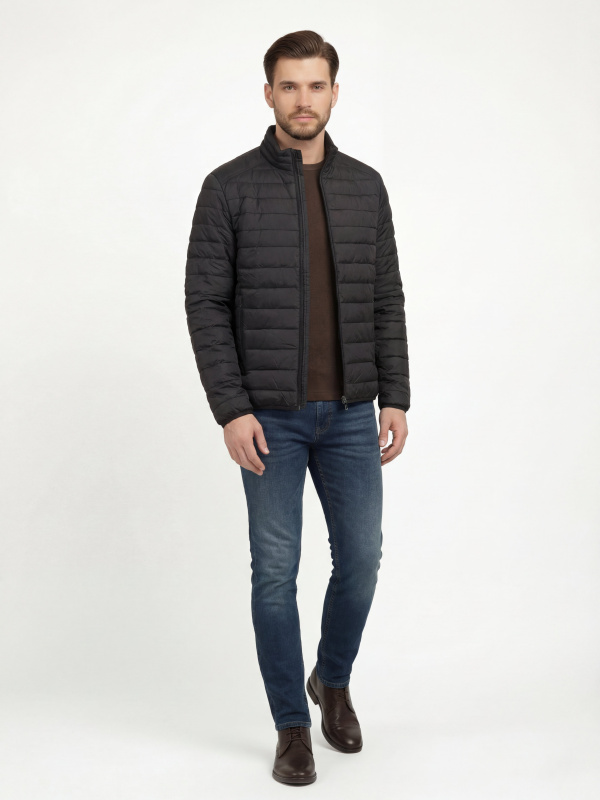 Чоловіча демісезонна куртка з текстилю
27-785