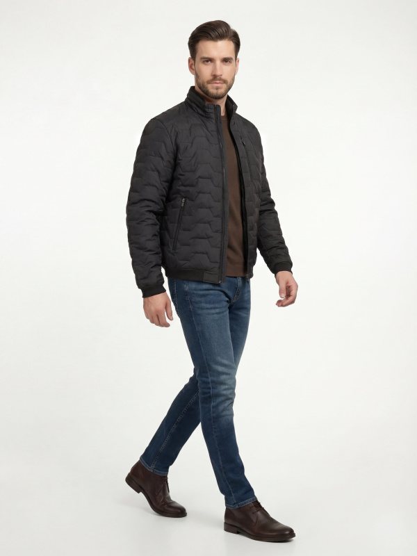 Чоловіча демісезонна куртка з текстилю
27-799