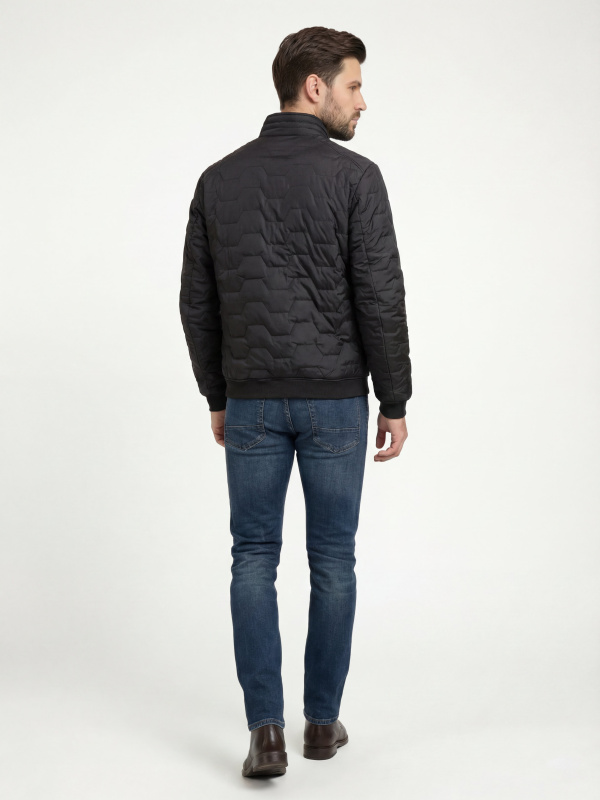 Чоловіча демісезонна куртка з текстилю
27-799